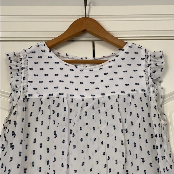 ❤️Loft Sleeveless Blouse Ruffle Detail Blue White - Picture 2 of 5